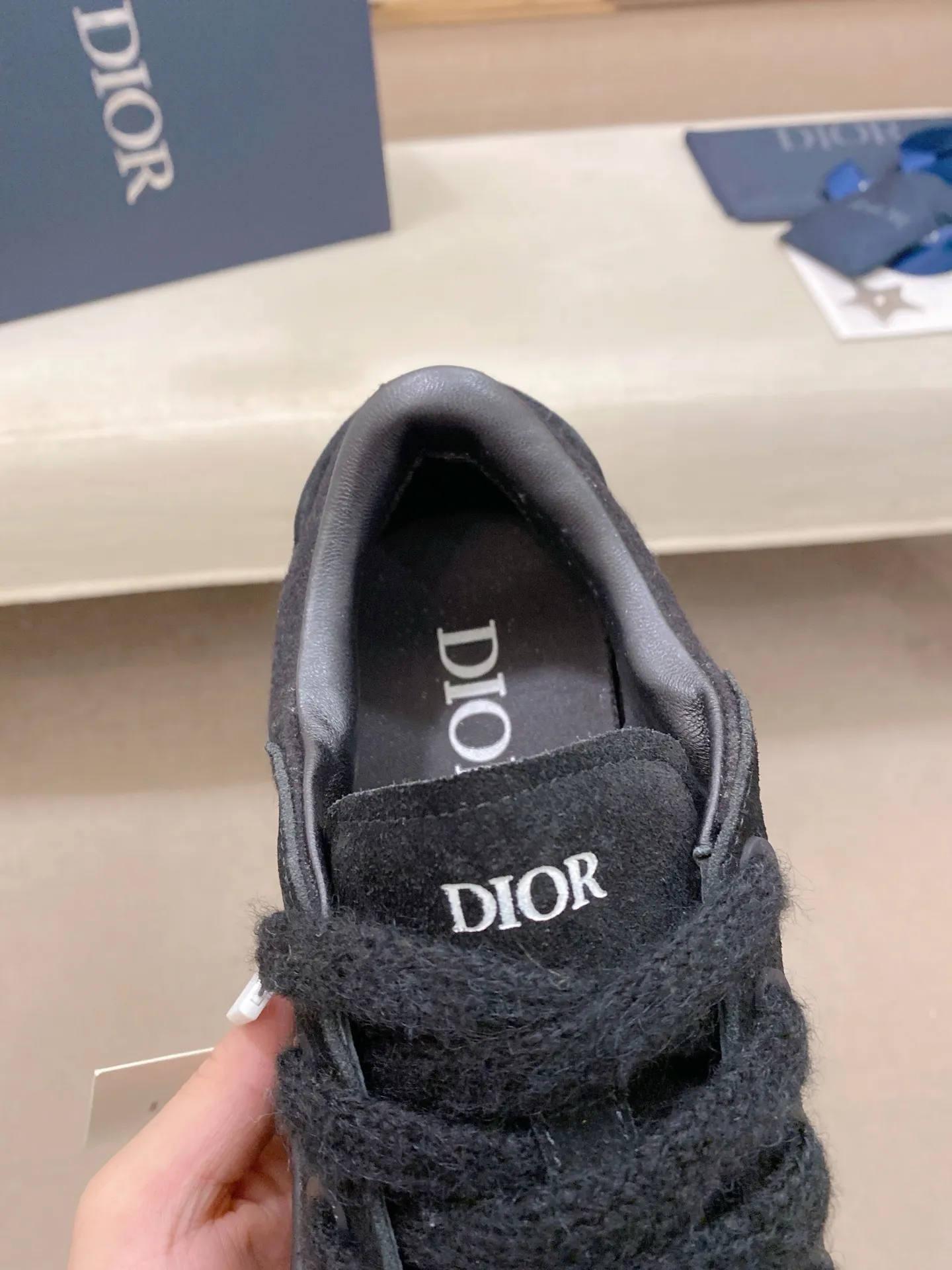 Factory price: 300 Men's shoes 💰[Dior·Dior] Top 🔍Couple style 💏🔍New casual sports style couple shoes, new four-season design, perfect workmanship, lace-up lazy style to create cabinet quality, upper: imported first-layer cowhide, sheepskin lining is soft and comfortable, ultra-light TPU wear-resistant outsole, simple, versatile fashion men's shoes, excellent color code number 35--44